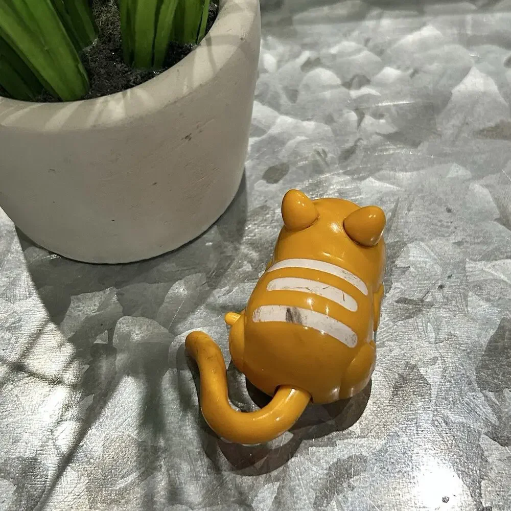 Vintage 1980's TOMY Taiwan Wind‎ Up Rollovers Orange Plastic Cat Figure Toy